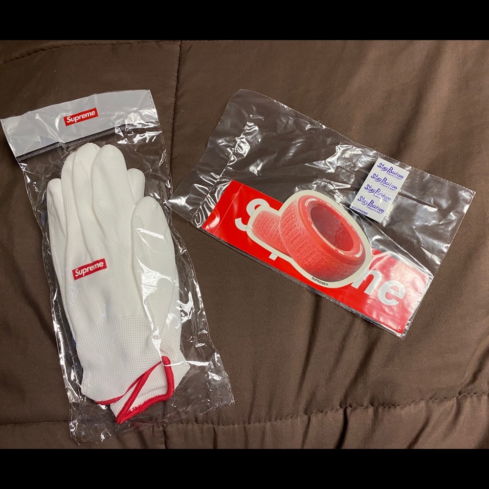 SUPREME GLOVES AND STICKERS